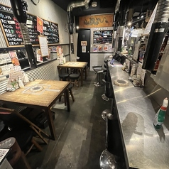 気軽に訪れられる雰囲気が魅力の当店。お一人様から本格炭火焼肉をこころゆくまでお楽しみいただけます。お仕事帰りや、お買い物の合間などお気軽にご来店ください。