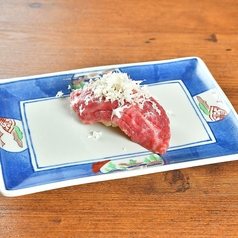 黒毛和牛いちぼ山わさび/黒毛和牛いちぼチーズ炙り 各