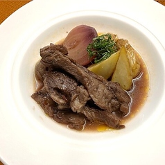 牛すじと無花果の赤ワイン煮込み