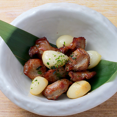 砂肝とにんにく焼き/牛すじ豆腐