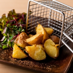 海老塩で籠盛りポテトフライ