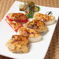 料理メニュー写真 ホタテと新玉ねぎの味噌マヨ串