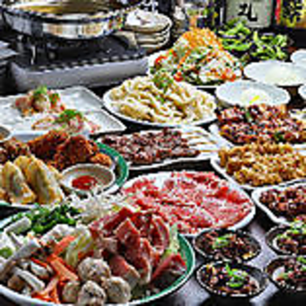京赤地鶏のお鍋を食べ放題で楽しめるコースをご用意！お肉以外のお野菜や〆のうどんも飲み放題と♪