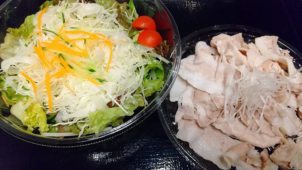 平日ランチタイム・夏限定のお弁当。１階のレストラン街で販売しております。