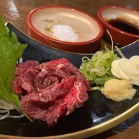 馬の生レバ刺し・馬刺し各種・海鮮類もご用意◎