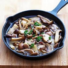 4種キノコのアヒージョ