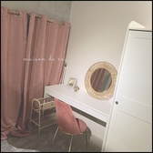 小物にもこだわりたくさん★シンプルな店内だからこそピンクが映えてより一層料理を引き立てます