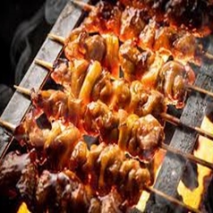 大将自慢の炭火焼き鳥の写真