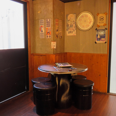 当店では4名テーブル席を14席ご用意しております。