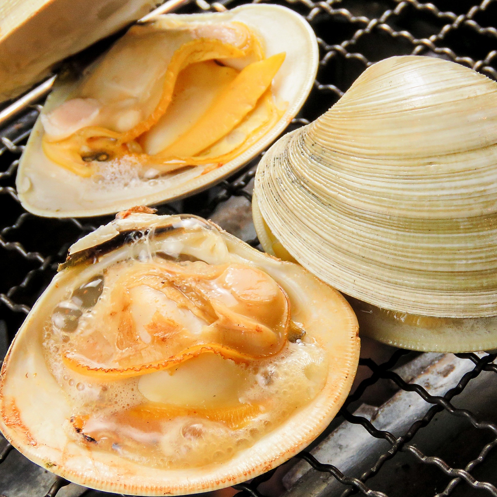 新鮮な魚介は自分で焼いて食べるスタイルだから旨さも抜群！