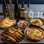 ピザにパスタ、ウイスキーまで。ビール党以外も満足できる、バラエティ豊かなメニュー。