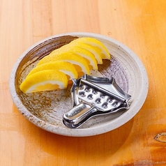 カットレモン (1/2カット)/Cut lemon half