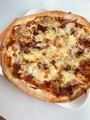 サラミ&オニオンのNYCピザ