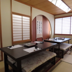 ご家族様や各種宴会にも対応できる、お座敷タイプの個室もご用意がございます。