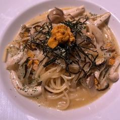 旬の食材を使った創作料理が楽しめます！写真はうにクリームパスタの写真