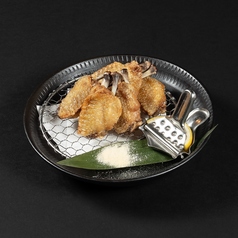 手羽先の一夜干しスパイシー唐揚げ(5本)