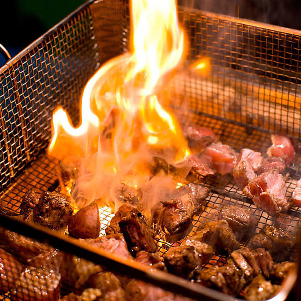 大人数での宴会に最適！お酒に合う自慢の一品料理が勢揃い。お席のみのご予約も大歓迎です！