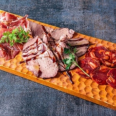 イベリコ生ハム ローストビーフ チョリソー 3種盛合せ