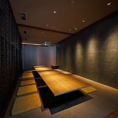 堀こたつの半個室席は最大16名まで収容可能です