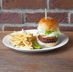 BLUE BOOKS cafe バーガー（ポテトフライ付）