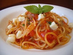 フレッシュトマトとモツァレラチーズのスパゲティ