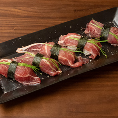 和牛モモ肉肉の炙り寿司5貫盛りの写真