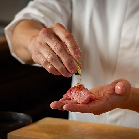  日本酒で“粋”念日！鮨も旨い記念日対応・サプライズ対応可能店