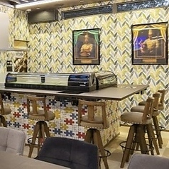 居心地のよいカウンター席となっております。