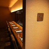 【幅広いお支払方法可】当店では、VISA、マスターカード、アメックス、JCBをはじめとした主要なクレジットカードに対応しています。さらに、SuicaやPASMOなどの交通系ICカード、iD、QUICPayといった電子マネーにも対応しており、お客様のライフスタイルに合わせた多彩なお支払方法を提供しています。安心してご利用ください