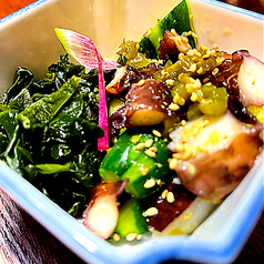 ぶつ切り島タコと胡瓜の山葵和え