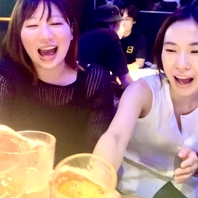 自然と会話が生まれみんなで乾杯