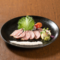 料理メニュー写真 黒毛和牛の和風ローストビーフ　酒粕ソース