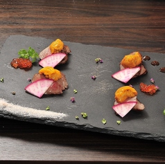 佐賀牛ローストビーフの雲丹のせ