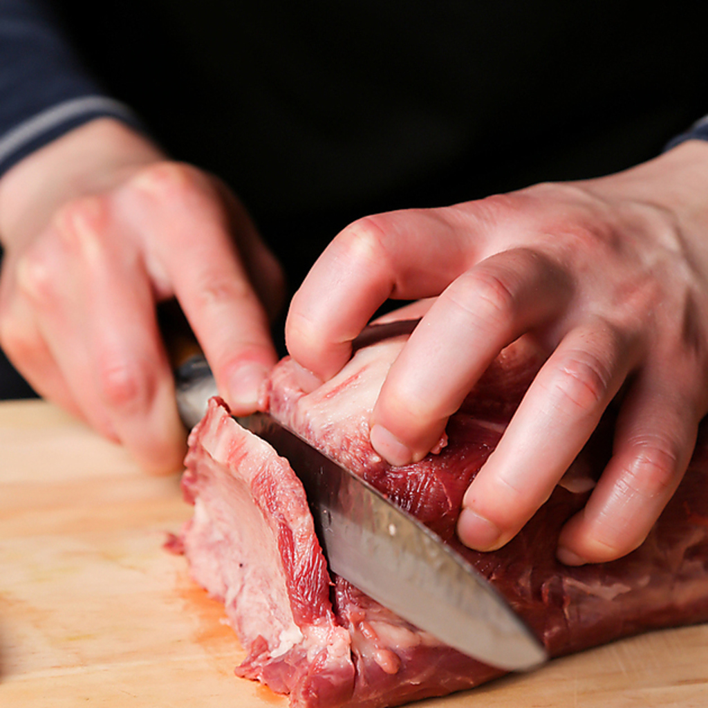 【こだわり、その参】　厳しい修行を経て習得した職人技によるカット