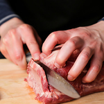 【こだわり、その参】　厳しい修行を経て習得した職人技によるカット