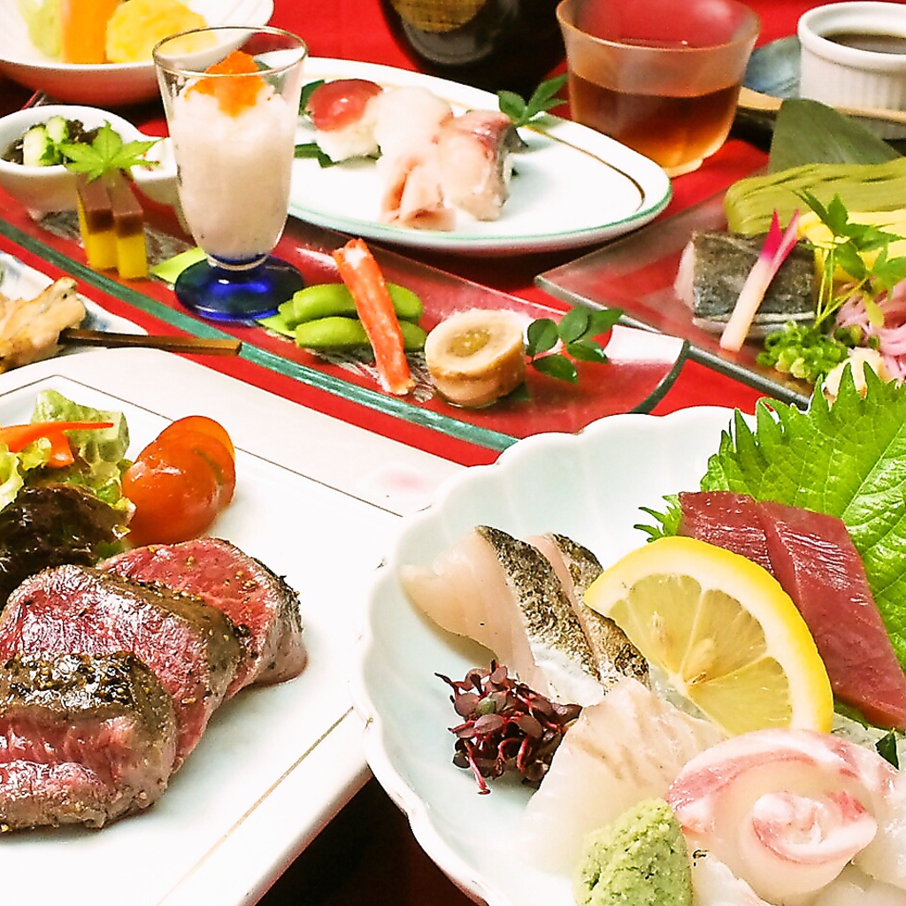 地元宮崎の獲れたて鮮魚や旬の食材を多数使用しております。こだわりの料理の数々をご堪能ください！