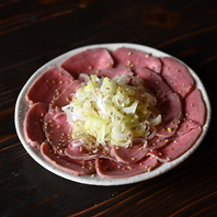 炭焼きメインのモダン居酒屋フードの数々！！