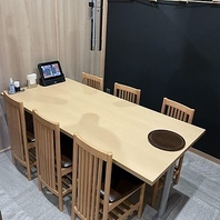 落ち着いたシックな内装が大切なひと時を演出します。