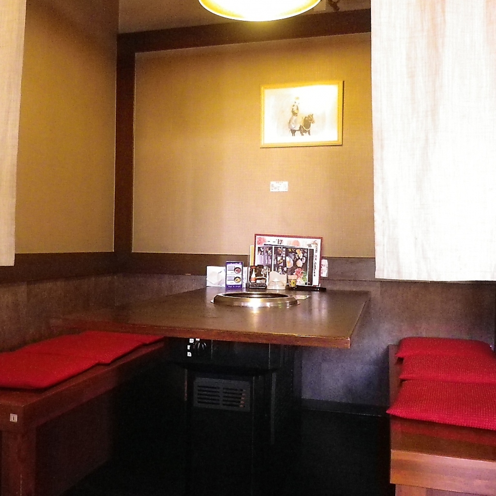 のれんで仕切られているので、周りを気にする必要がございません。