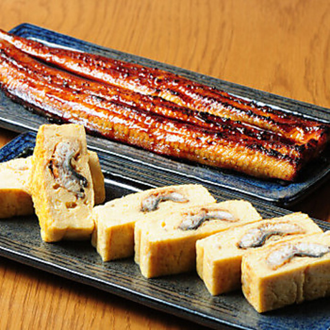 名物の黒白うな重を中心に、蒲焼き・白焼きを楽しむ本格うなぎ料理を堪能できる注目店