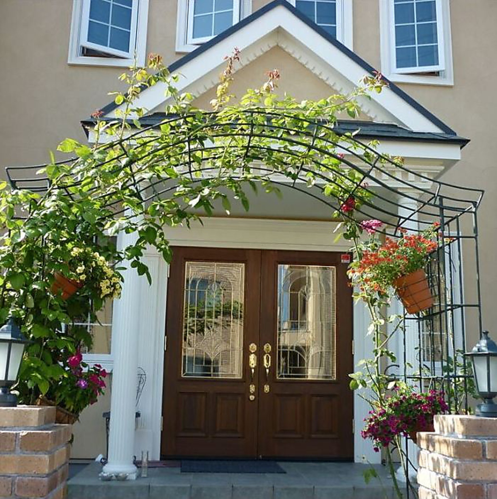 閑静な住宅街に佇むお洒落なフレンチレストランで大切な方と素敵なひと時をお過ごしくださいませ…。