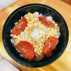 石焼キムチチャーハン（スープ付）/石焼ビーフガーリックご飯