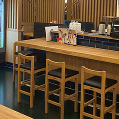 お一人様でもふらっと来店しやすいカウンター席♪仕事帰りのサク飲みにもオススメのお席です◎