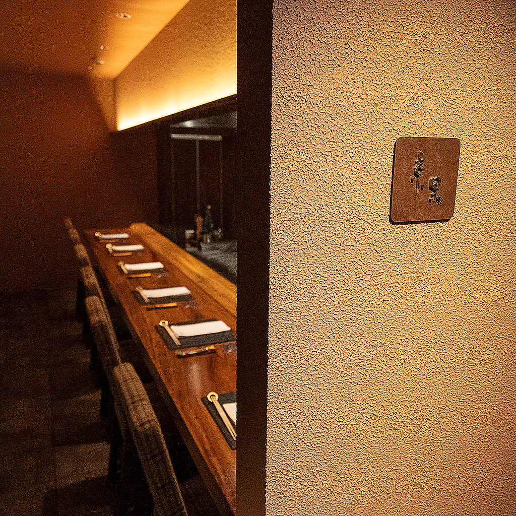 大切な人との特別な誕生日や記念日ディナーにはもちろん、接待など幅広いシーンで、ご利用頂けます。