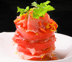 完熟まるごとトマトと生ハムのミルフィーユ