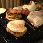 ホタテやイカなど海鮮系のメニューも食べ放題。