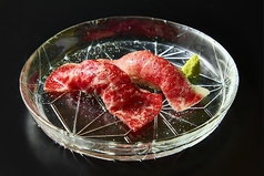 紅白肉寿司食べ比べ
