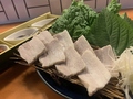 料理メニュー写真 ポッサム～蒸し豚～(キムチ・チシャ・エゴマの葉・ねぎ薬味・みそ・マスタード)
