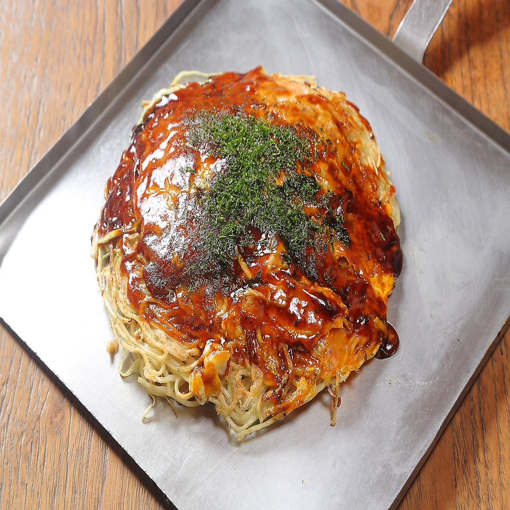 定番の肉玉そば。野菜・玉子・麺・豚肉の絶妙な組み合わせを堪能。麺はダブルにして、さらに満足感UP