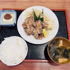 餃子と骨付き鶏　包の特集写真